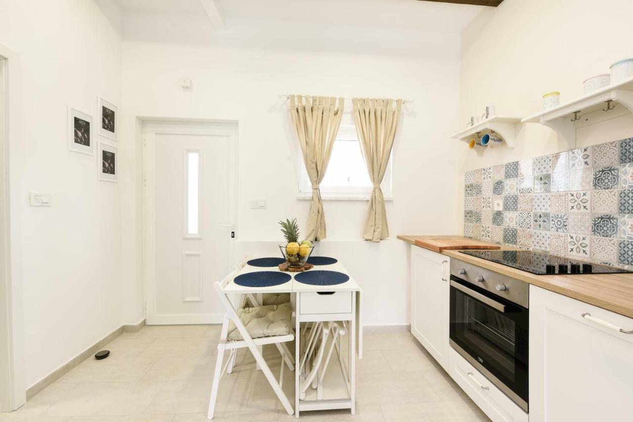 Apartmani ElaDora Biograd Na Moru Exterior foto