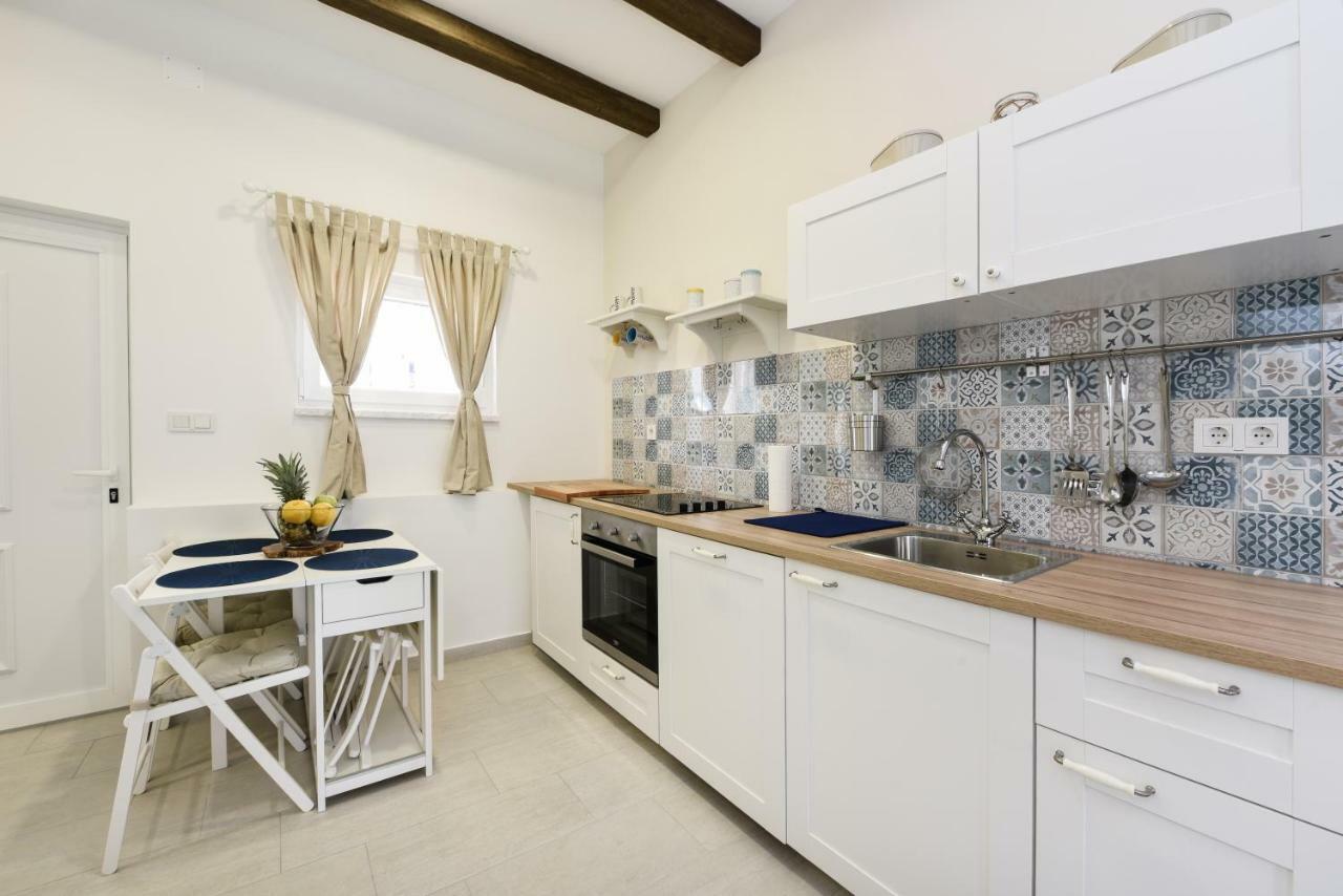 Apartmani ElaDora Biograd Na Moru Exterior foto